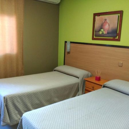 Hostal Ds Велилья-де-Сан-Антонио Экстерьер фото